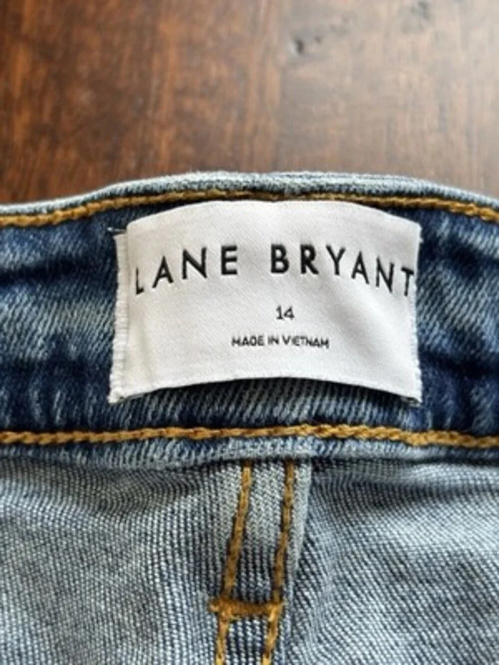 Lane Bryant Denim Mid-rise Boyfriend Capris Sz 14